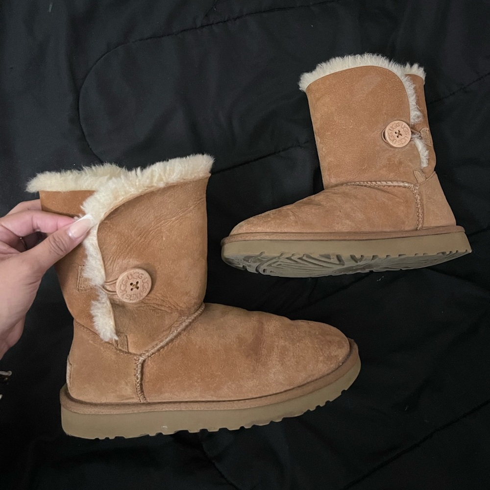 Womens UGG Bailey Button